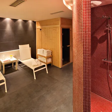 Vienna House Easy By Wyndham 4*