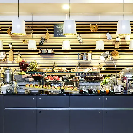 Vienna House Easy By Wyndham 4*