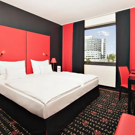 Vienna House Easy By Wyndham Ξενοδοχείο 4*