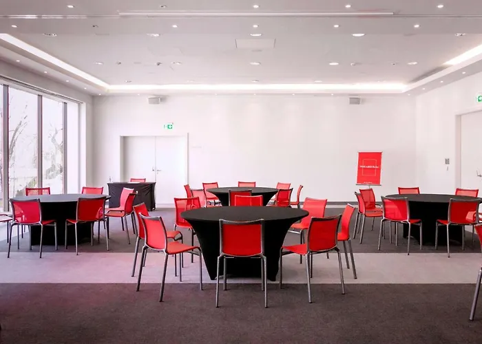 Hotel Vienna House Easy By Wyndham 4*